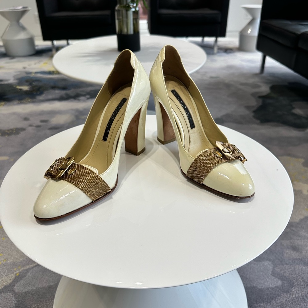 Cream pattern leather pumps US 5.5